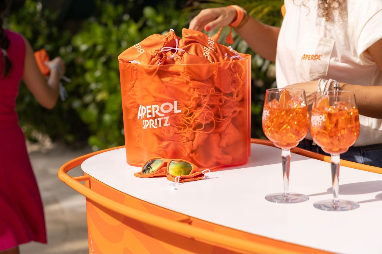Guests enjoyed fun games, photo opportunities, refreshing cocktails, giveaways and more sponsored by brand partner Aperol®.