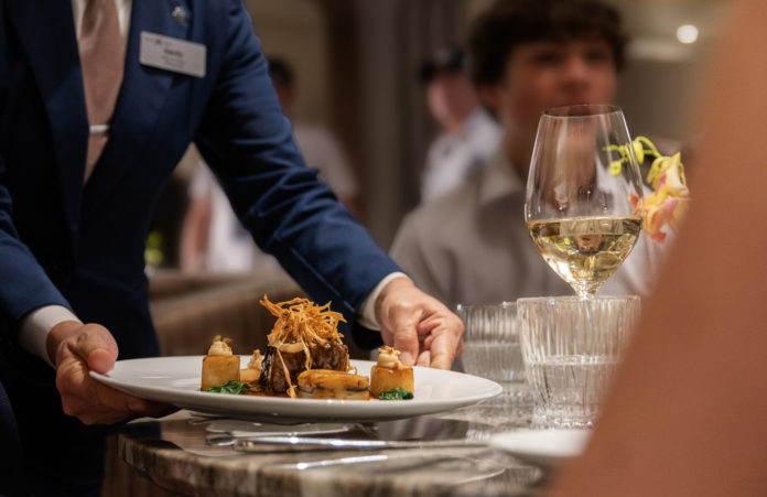 Celebrity Cruises får 25 Wine Spectator-priser i 2026